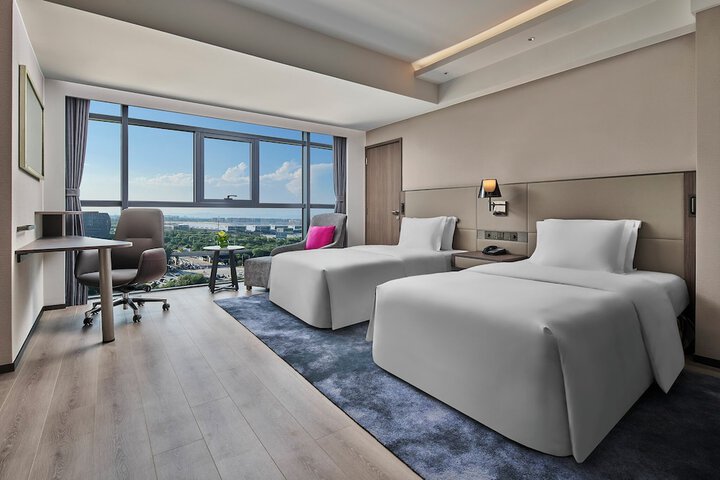 Room 19 of 107