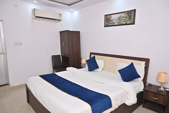 Room 4 of 27