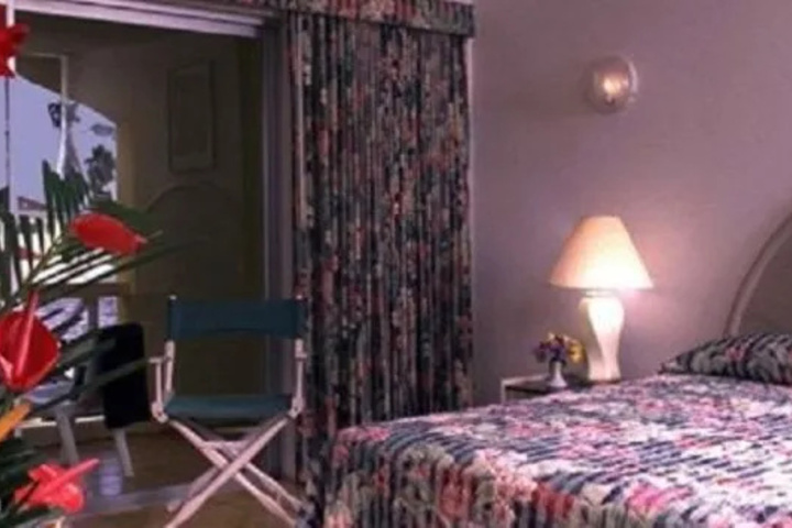 Room 2 of 6