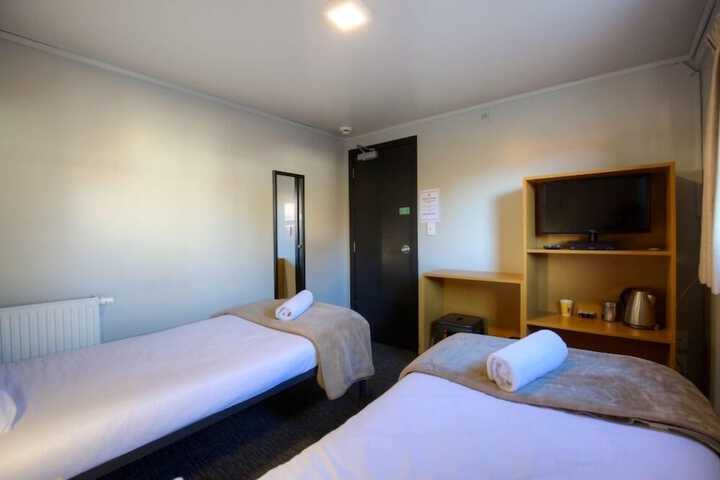 Room 9 of 48