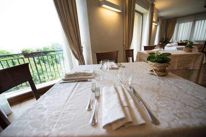 Dining 58 of 81
