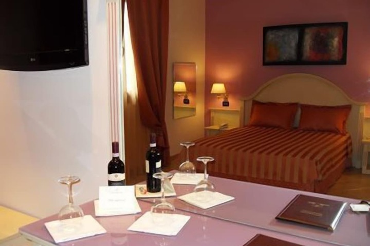 Room 32 of 53