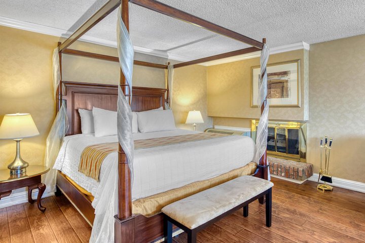 Room 8 of 49