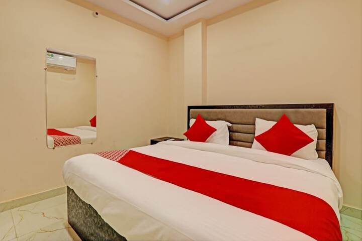 Room 5 of 10