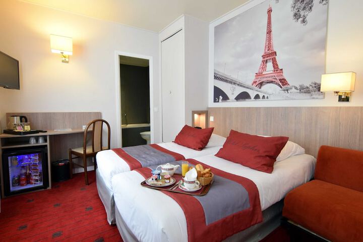 Room 15 of 40