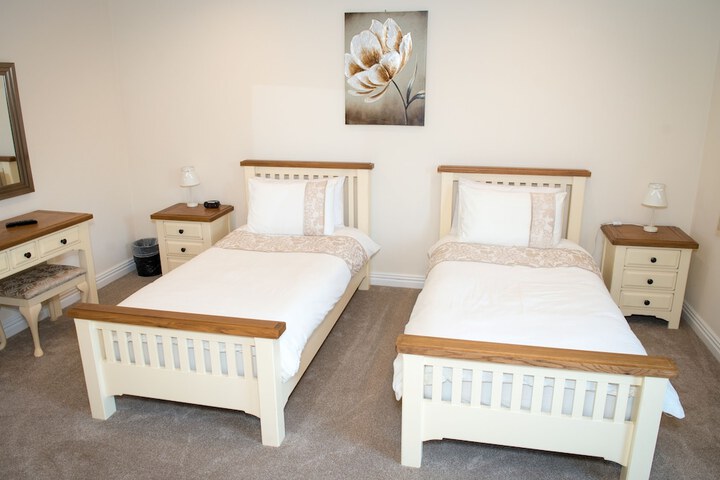 Room 13 of 40