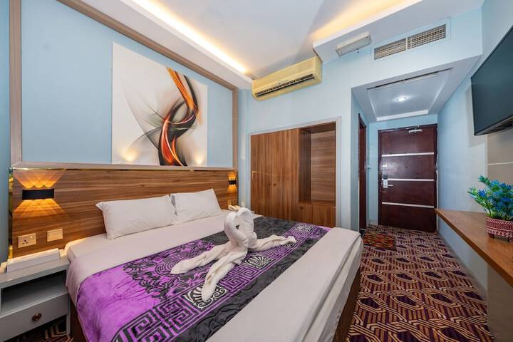 Room 4 of 26