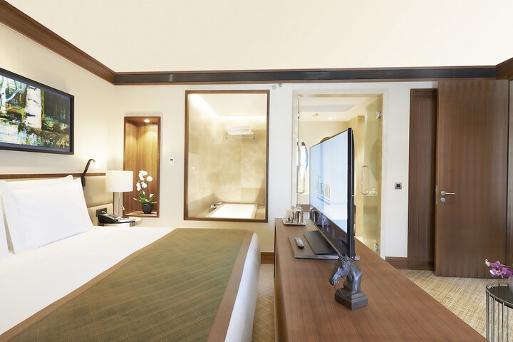 Room 15 of 36