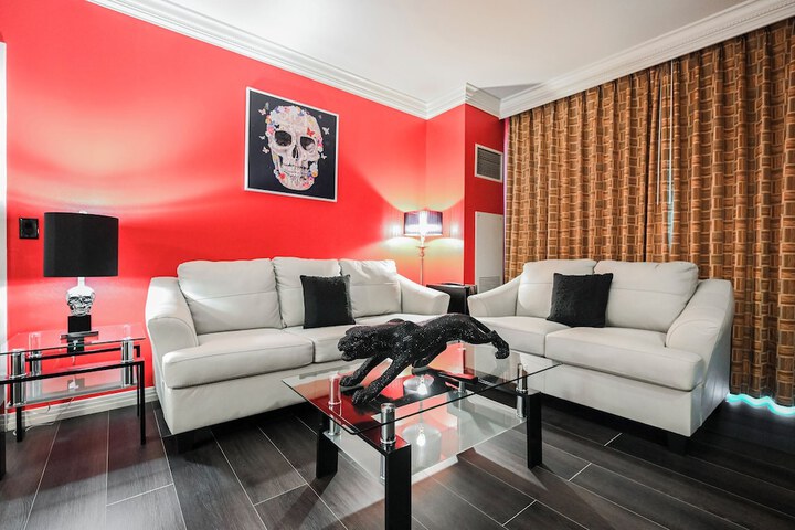 Room 206 of 438