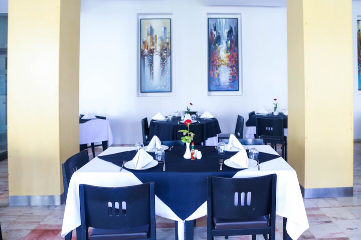 Dining 116 of 147