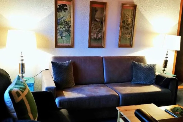 Room 12 of 20