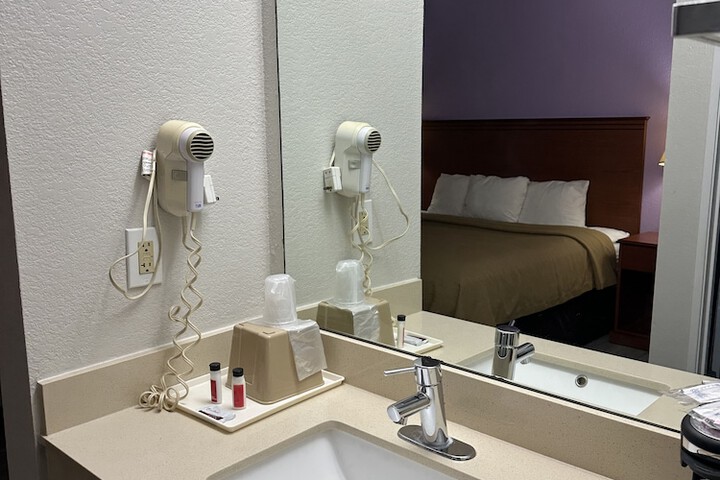 Bathroom sink