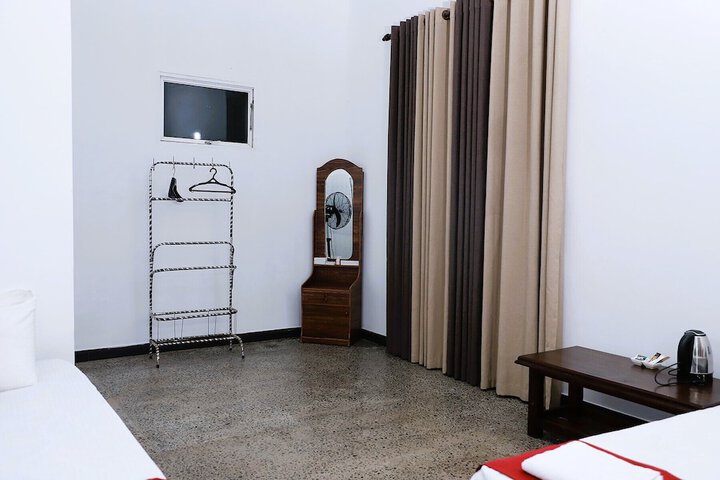 Room 17 of 48