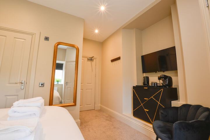Room 9 of 40