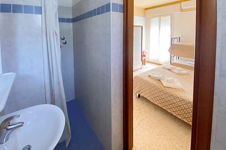 Room 79 of 108