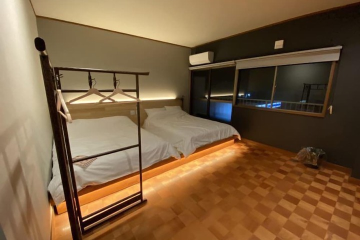 Room 10 of 60