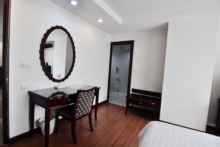 Hotel Suite Photo