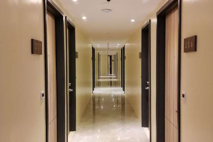 Ballroom/Hall 21 of 27