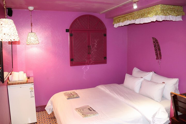 Room 11 of 46
