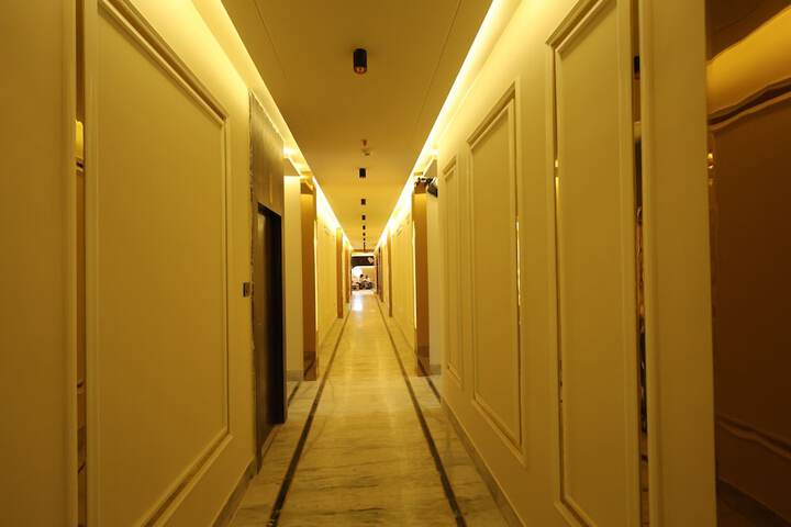 Room 11 of 23