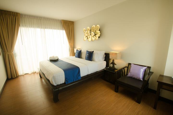 Room 2 of 38