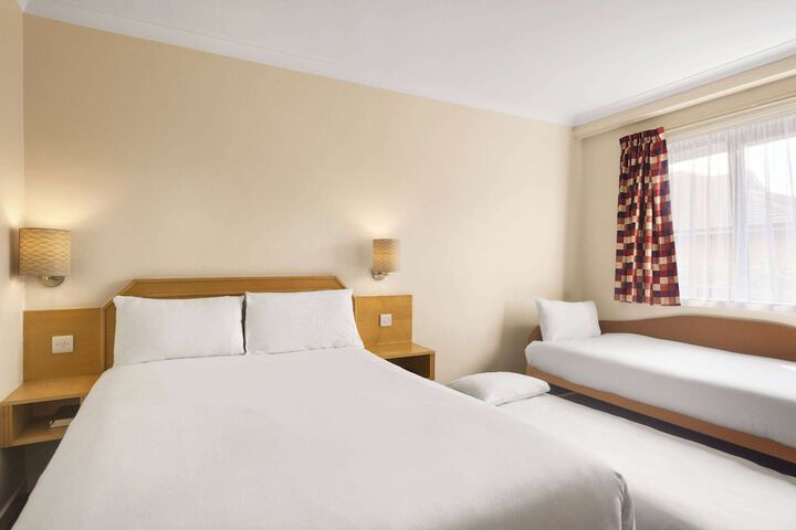 Room 20 of 33