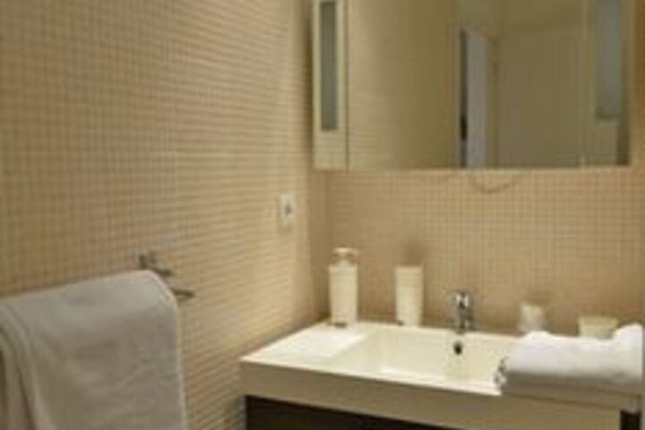 Room 4 of 22