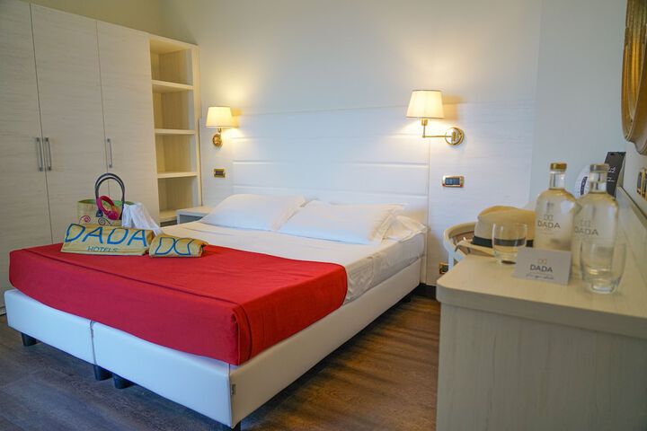Room 9 of 46