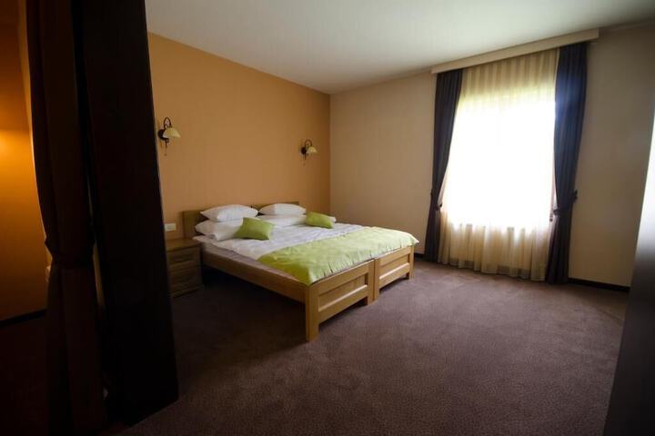 Room 30 of 109
