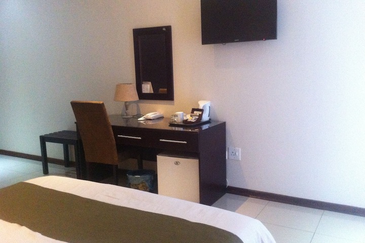 Room 8 of 26