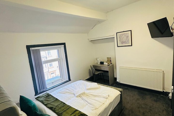 Room 12 of 20
