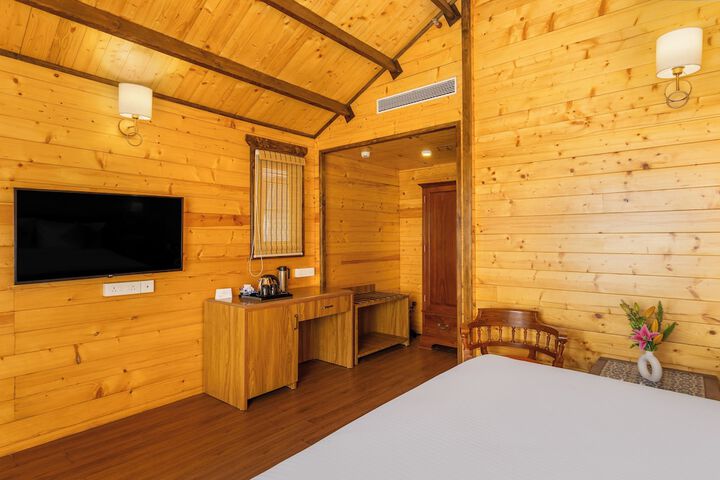Room 4 of 61