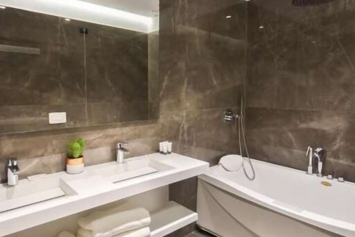 Room 20 of 29