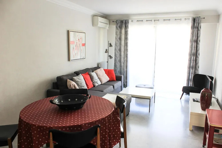Room 5 of 16