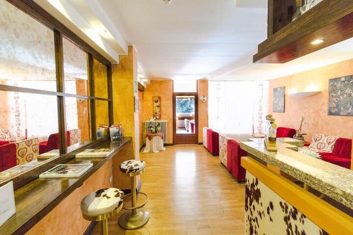 Guest Lobby