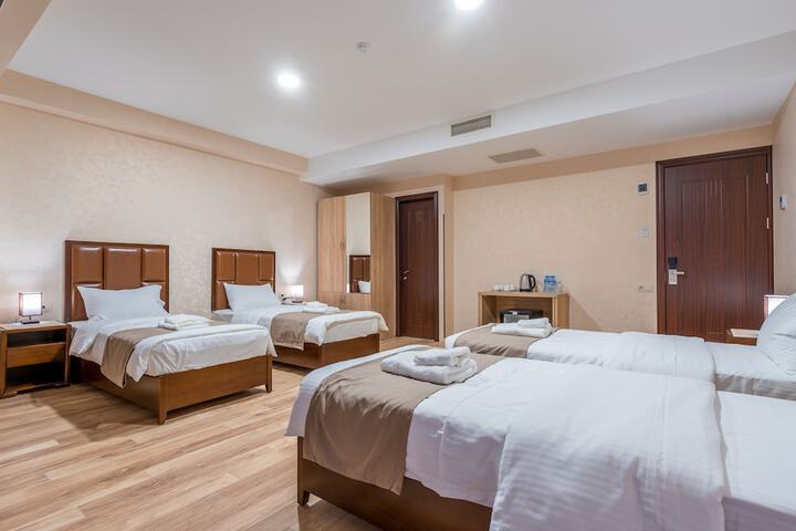 Room 16 of 42
