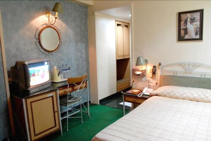 Room 7 of 40