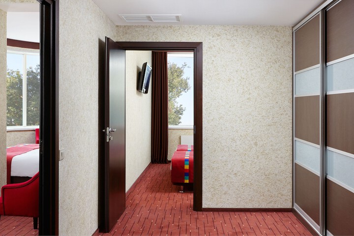 Room 14 of 73