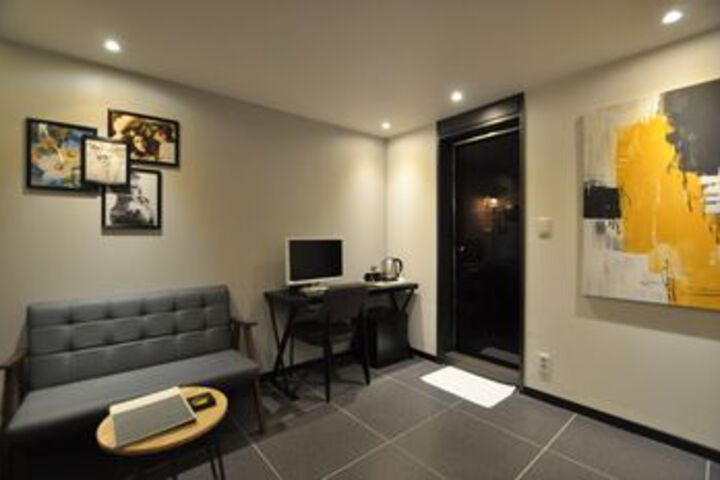 Room 66 of 76