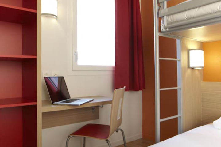 Room 5 of 45