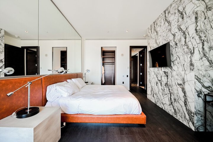 Room 45 of 484