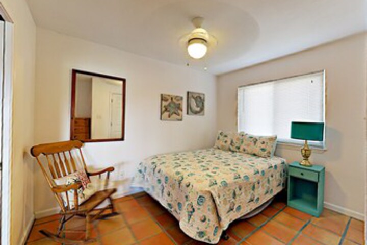 Room 28 of 32