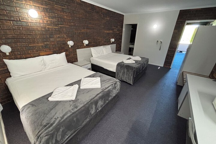 Room 4 of 53