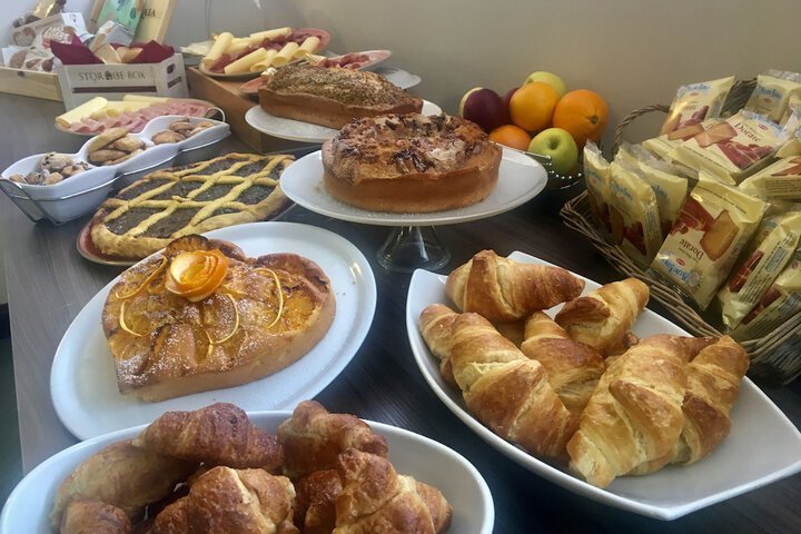 Breakfast/Coffee Service 35 of 43