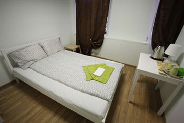 Room 13 of 27