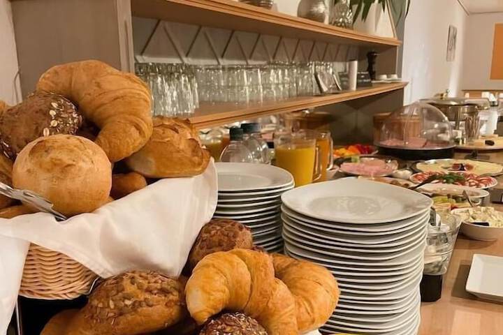 Breakfast/Coffee Service 13 of 17