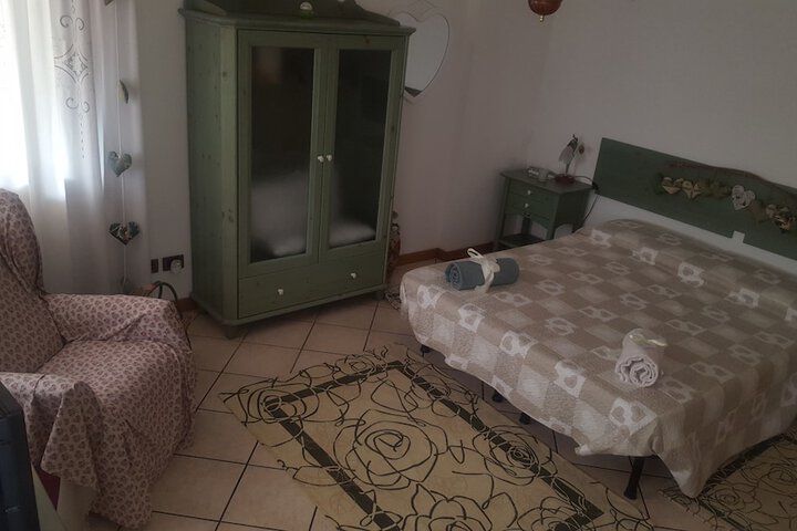 Room 6 of 43