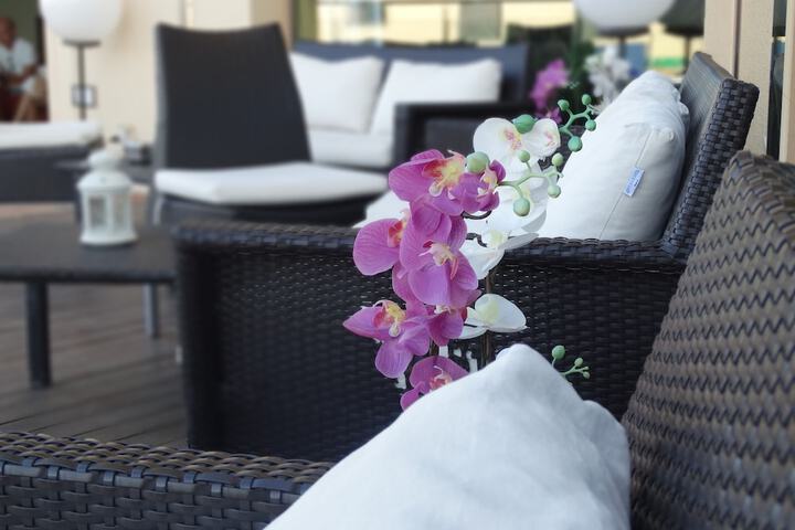 Lounge 87 of 105