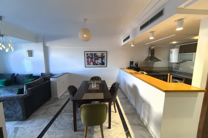 Room 86 of 404