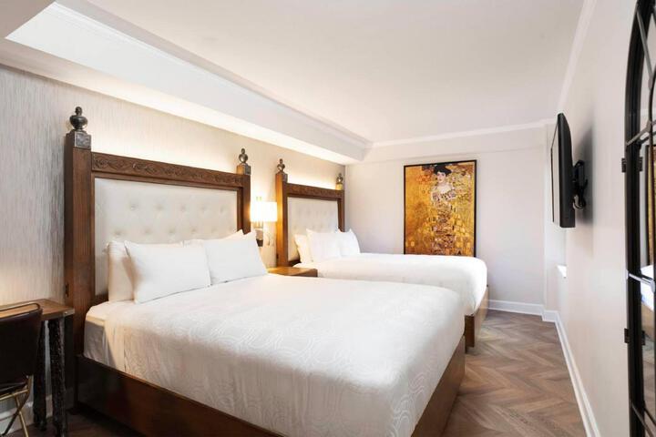 Luxury Double Bed (8 of 16)